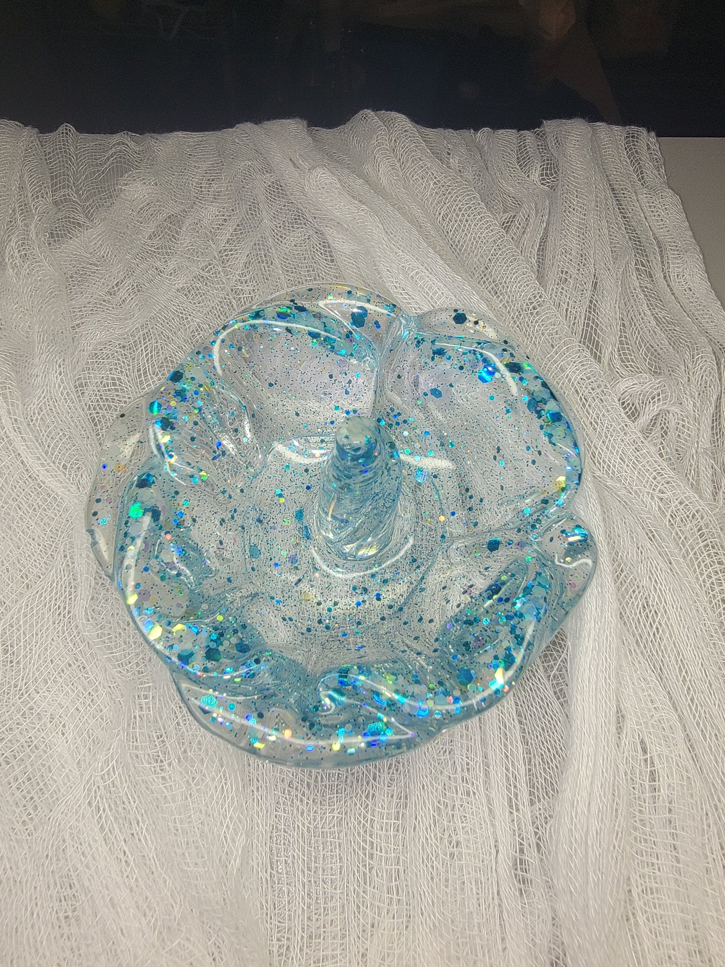 Flower shaped jewelry holder
