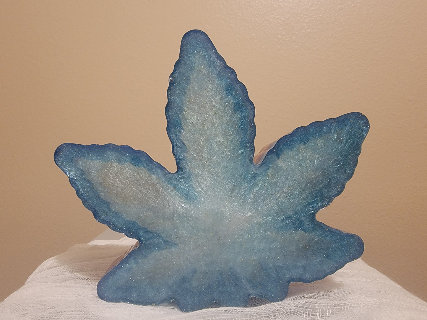Retro leaf ash tray