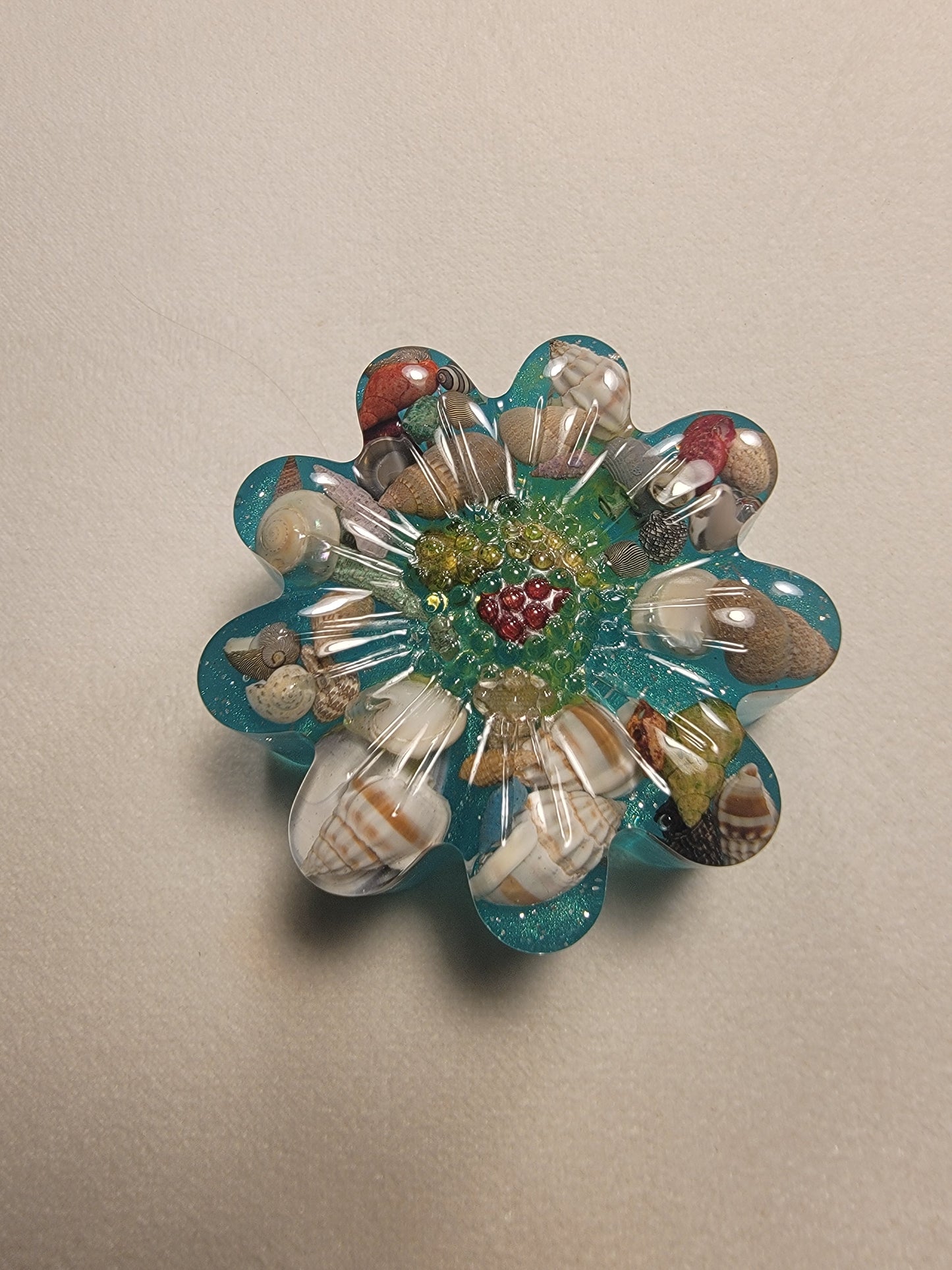 Seashell resin flower