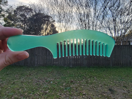 Tiny hand comb